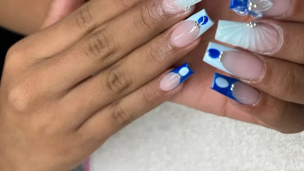 Royal Nails leaque city — Nail salon in League City